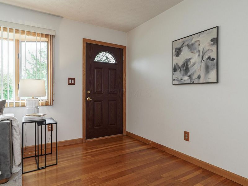 318 E Stanton Avenue, Columbus, OH 43214 Photo 3