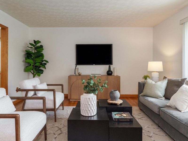 318 E Stanton Avenue, Columbus, OH 43214 Photo 5