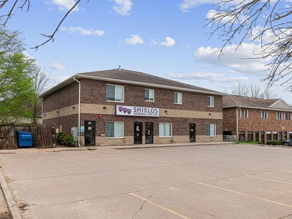 234 Scott Ct, Iowa City, IA 52245