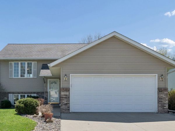 113 Torrey Pines Drive, Mankato, MN 56001