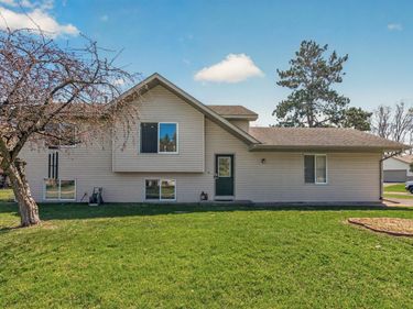 25895 Finch Court, Wyoming, MN 55092