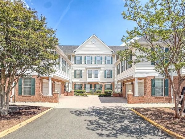 25340 LAKE MIST, Unit 304, CHANTILLY, VA 20152