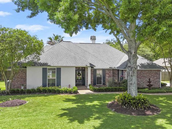 15457 Therese Ct, Prairieville, LA 70769