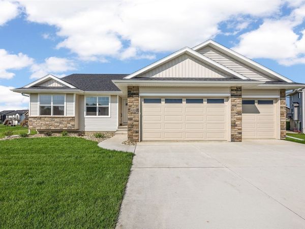6315 Prairie Rose Circle SW, Cedar Rapids, IA 52404