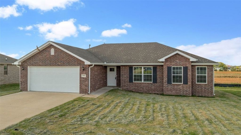 3905 E Wax Wing Drive, Siloam Springs, AR 72761 Main Photo