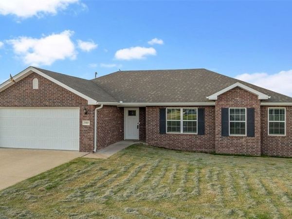 3905 E Wax Wing Drive, Siloam Springs, AR 72761