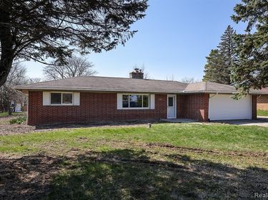 2462 Green Acres Drive, Grand Blanc Twp, MI 48439