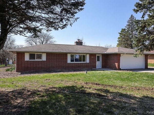 2462 Green Acres Drive , Grand Blanc Twp, MI 48439