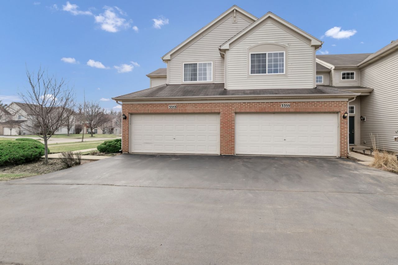 3355 Blue Ridge Drive , Carpentersville, IL 60110