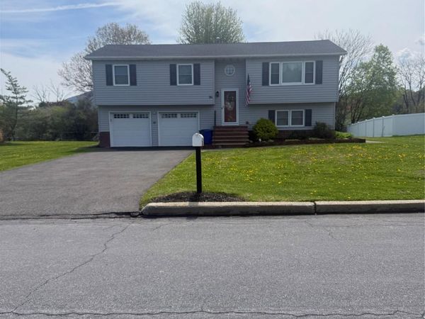 84 Guernsey Drive , New Windsor, NY 12553