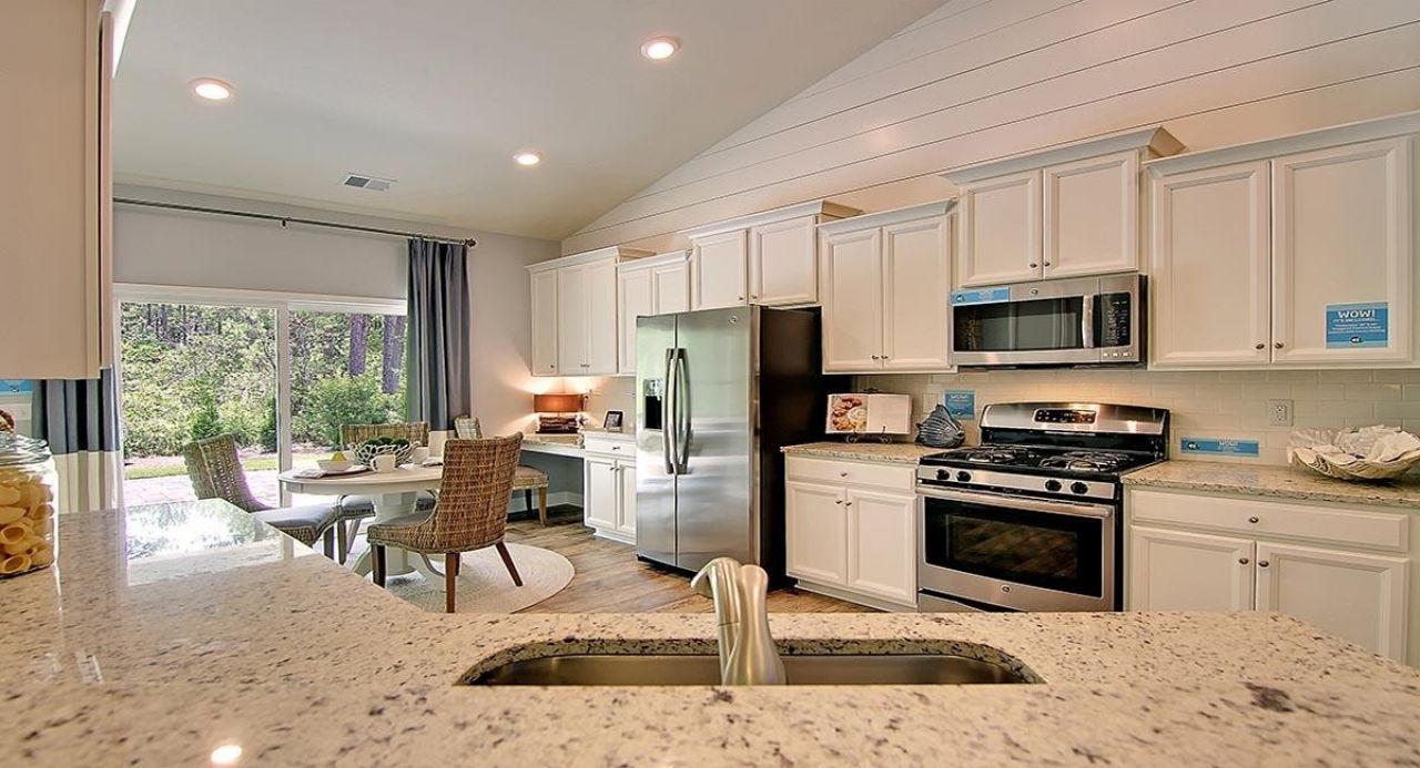 359 Kindred Spirit Dr Photo 8