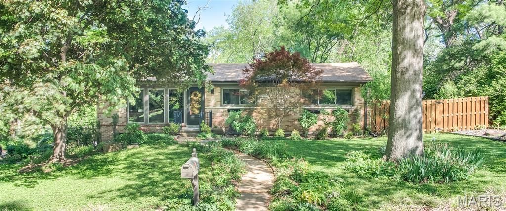 842 Louwen Drive, Ladue, MO 63124 Main Photo