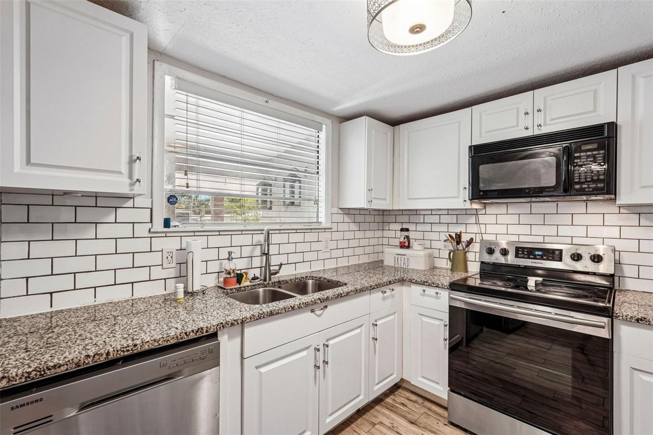 603 60th Avenue W, Bradenton, FL 34207 Photo