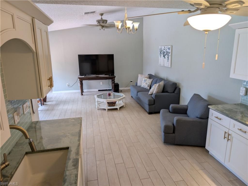 5652 Foxlake Dr, North Fort Myers, FL 33917 Photo