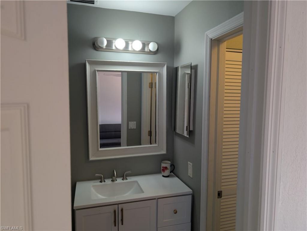 5652 Foxlake Dr, North Fort Myers, FL 33917 Photo