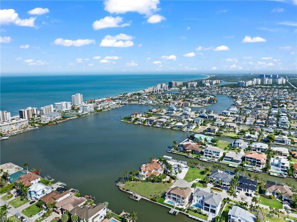 366 Pine Ave, Naples, FL 34108 Photo