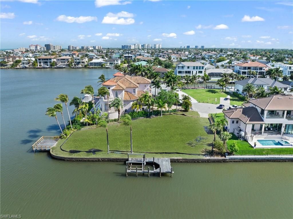366 Pine Ave, Naples, FL 34108 Photo