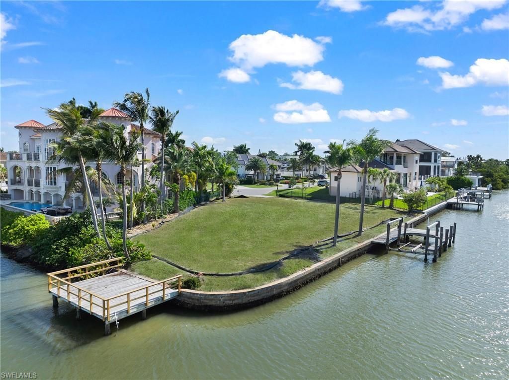 366 Pine Ave, Naples, FL 34108 Photo
