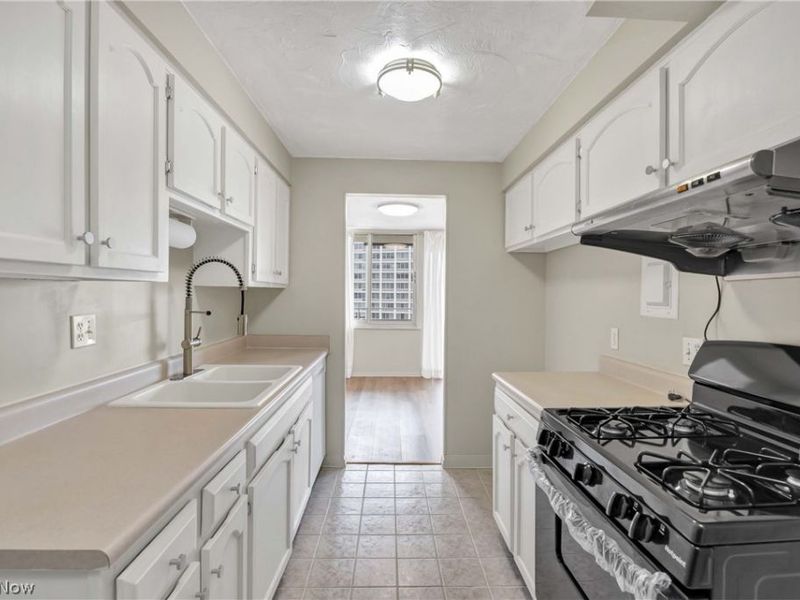 12900 Lake Avenue , Unit 1707, Lakewood, OH 44107 Photo 12