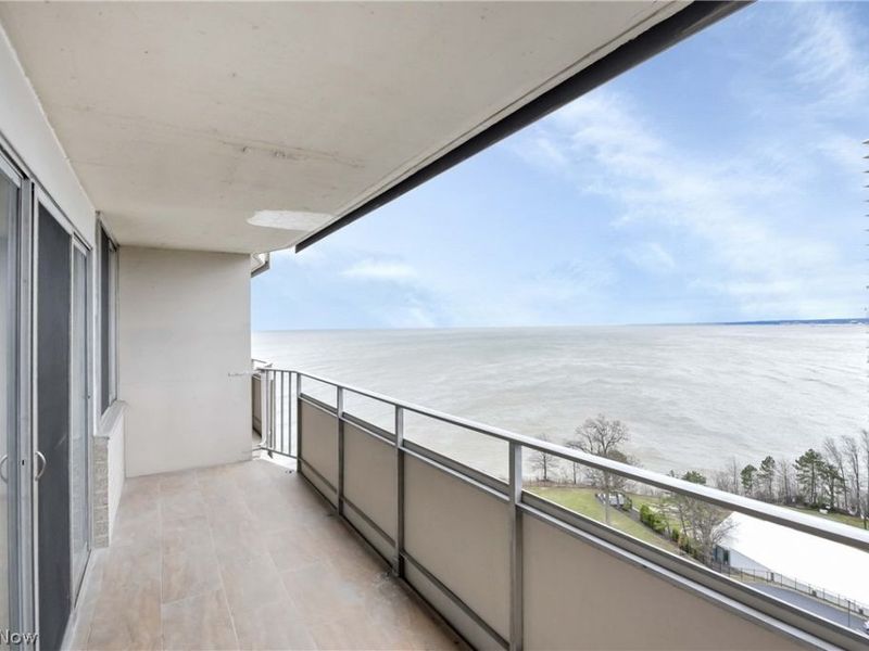 12900 Lake Avenue , Unit 1707, Lakewood, OH 44107 Photo 6