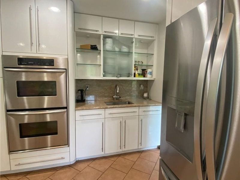 2021 Lyndway Road , Cleveland, OH 44121 Photo 18