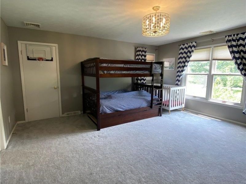 2021 Lyndway Road , Cleveland, OH 44121 Photo 32