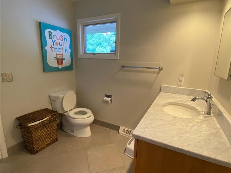 2021 Lyndway Road , Cleveland, OH 44121 Photo 33