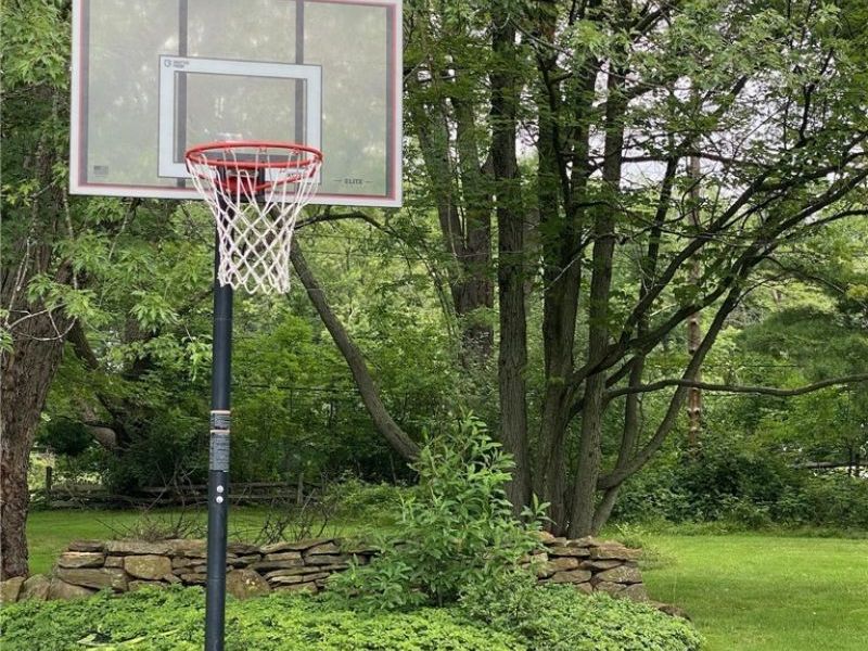 2021 Lyndway Road , Cleveland, OH 44121 Photo 5