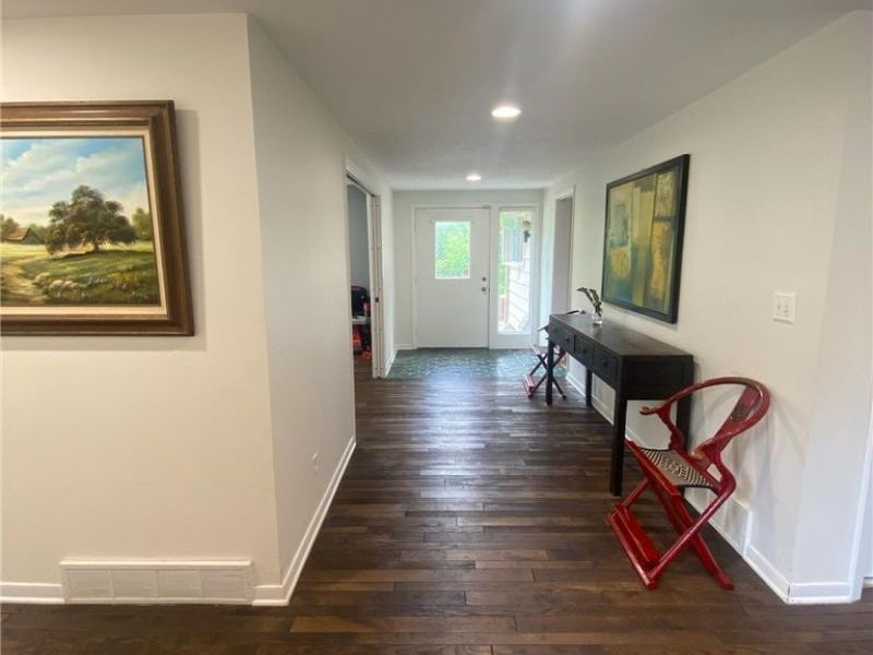 2021 Lyndway Road , Cleveland, OH 44121 Photo 6