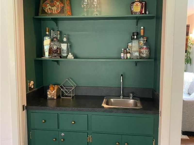 2021 Lyndway Road , Cleveland, OH 44121 Photo 8