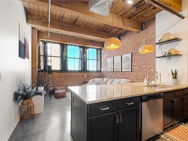 712 Broadway Boulevard, Unit 502, Kansas City, MO 64105