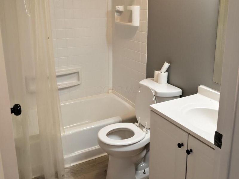 5726 Beechcroft Road, Unit C, Columbus, OH 43229 Photo 4