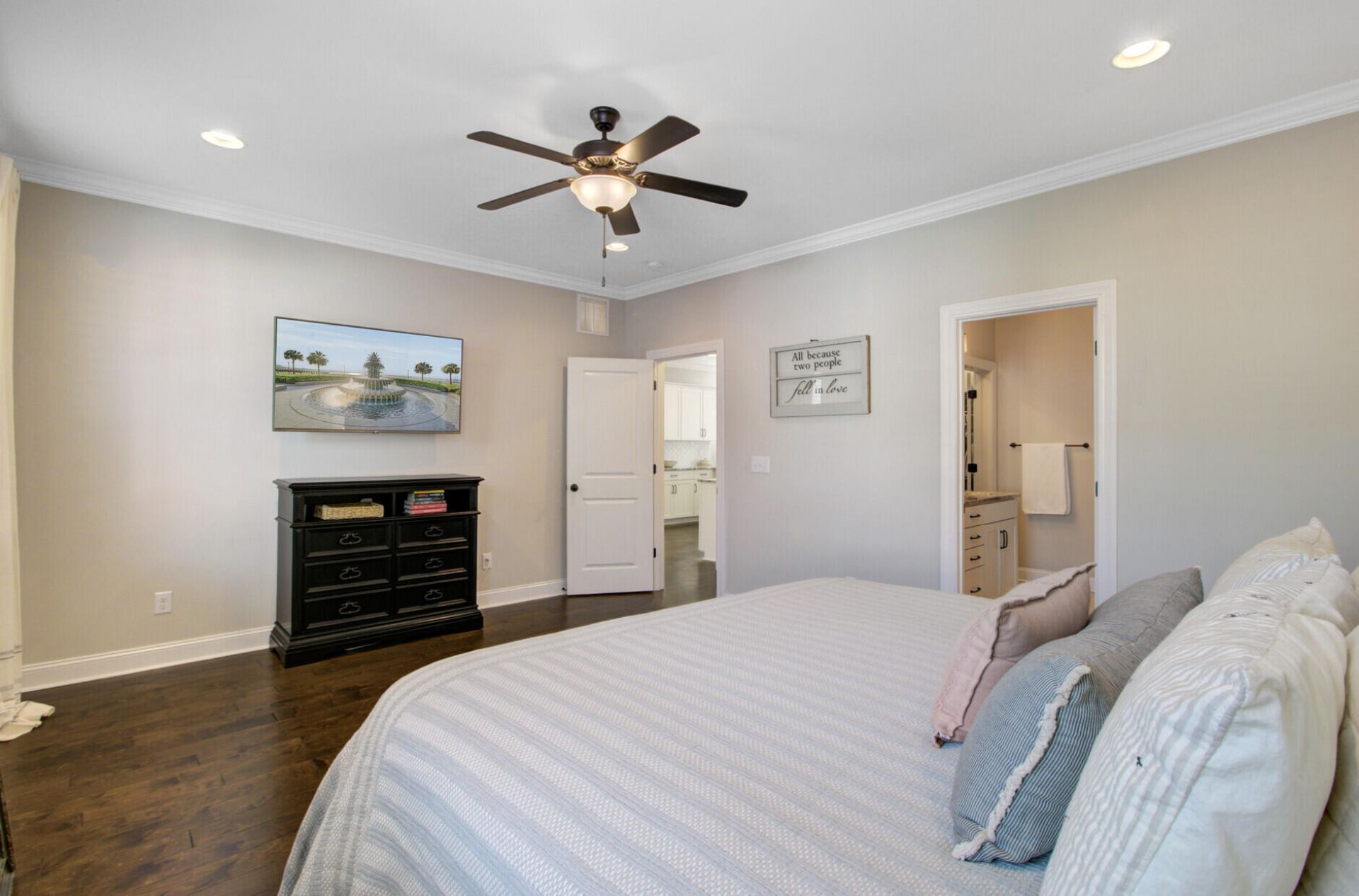 1056 Oak Bluff Avenue Photo 17