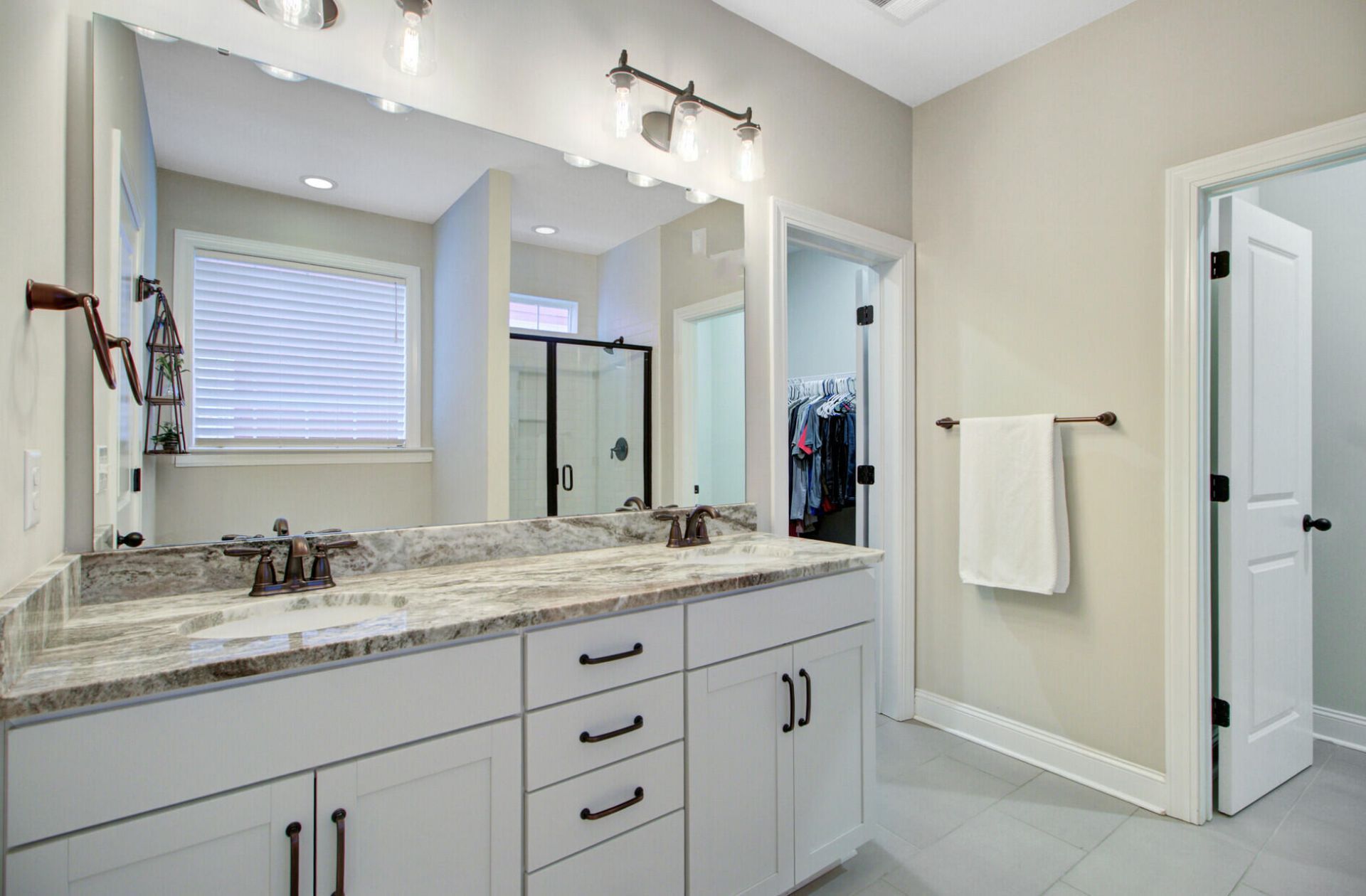 1056 Oak Bluff Avenue Photo 19