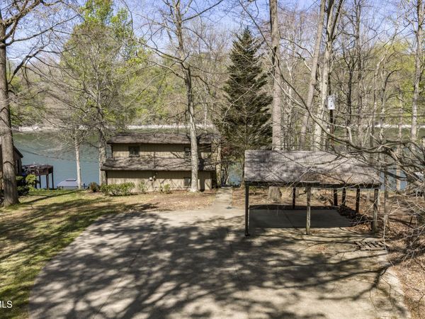760 Lake Point Drive, Piney Flats, TN 37686