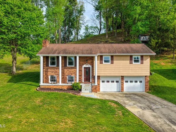 820 South Sherbrooke Circle, Mount Carmel, TN 37645