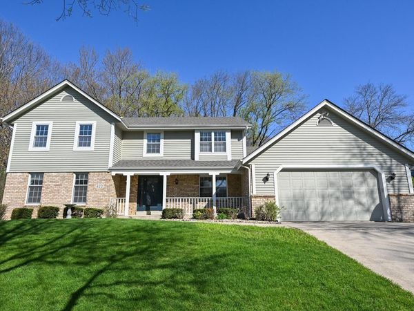 822 S Commanche LANE, Waukesha, WI 53188