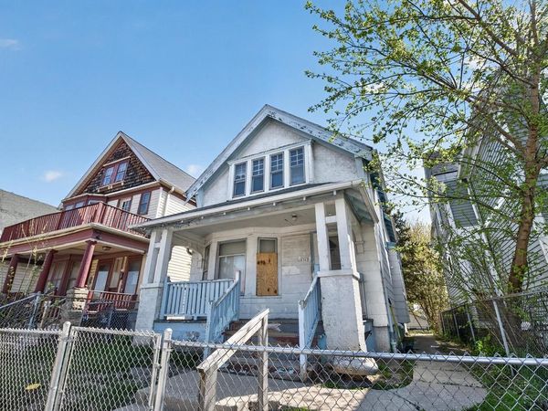 2362 N Holton STREET, Milwaukee, WI 53212