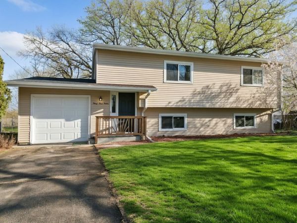 3312 W Lake Shore Drive , Wonder Lake, IL 60097