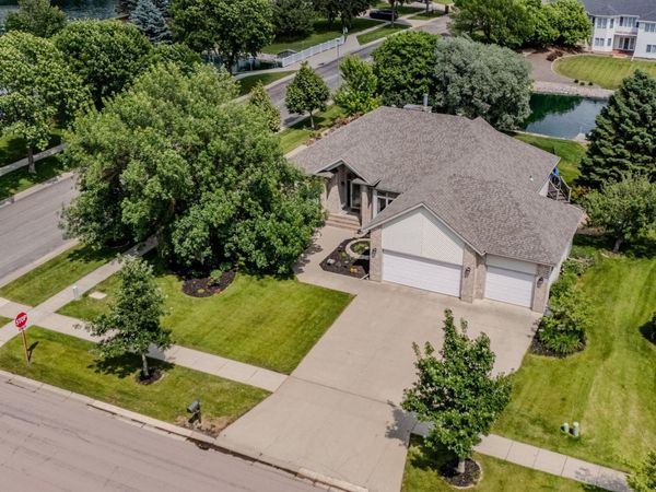 2804 32nd Street S, Fargo, ND 58103