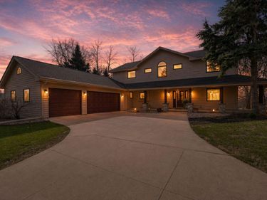 1636 Woodlawn Circle, Waconia, MN 55387