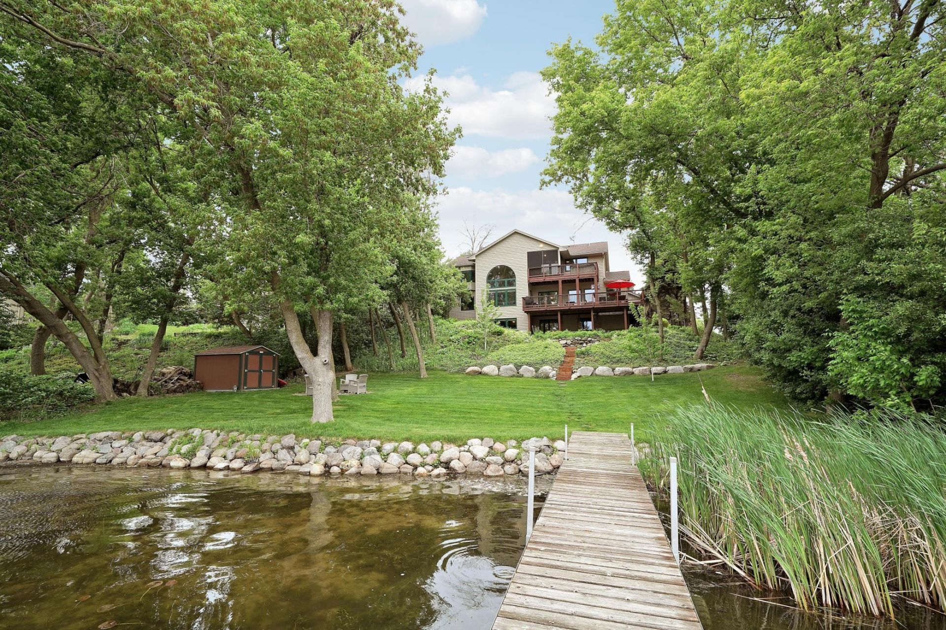 1636 Woodlawn Circle, Waconia, MN 55387