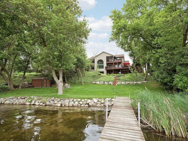 1636 Woodlawn Circle, Waconia, MN 55387
