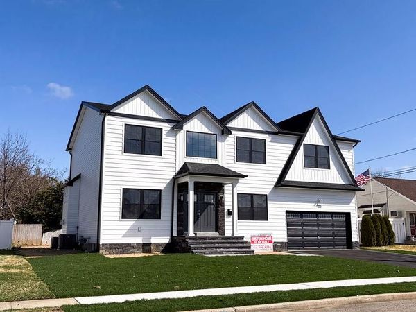 3421 Hawthorne Drive N, Wantagh, NY 11793