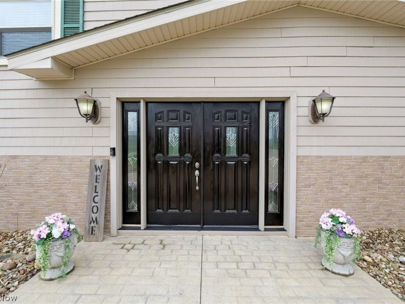 703 Holiday Drive , Willard, OH 44890 Photo 2