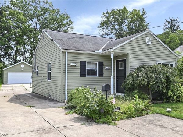 5627 Burns Road, North Olmsted, OH 44070