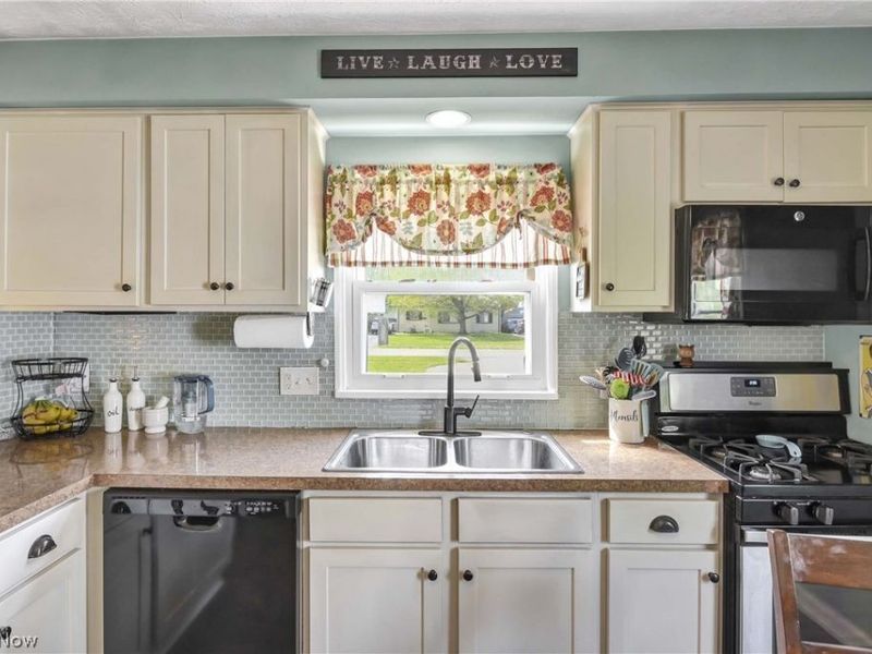 5627 Burns Road, North Olmsted, OH 44070 Photo 17