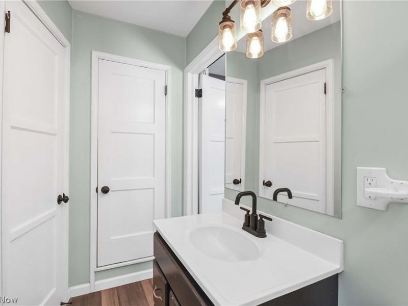 5627 Burns Road, North Olmsted, OH 44070 Photo 22