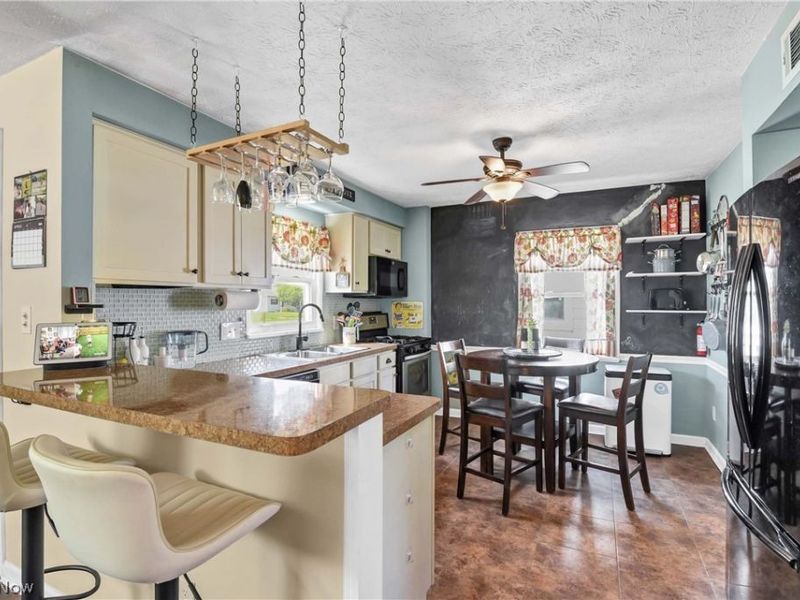 5627 Burns Road, North Olmsted, OH 44070 Photo 3