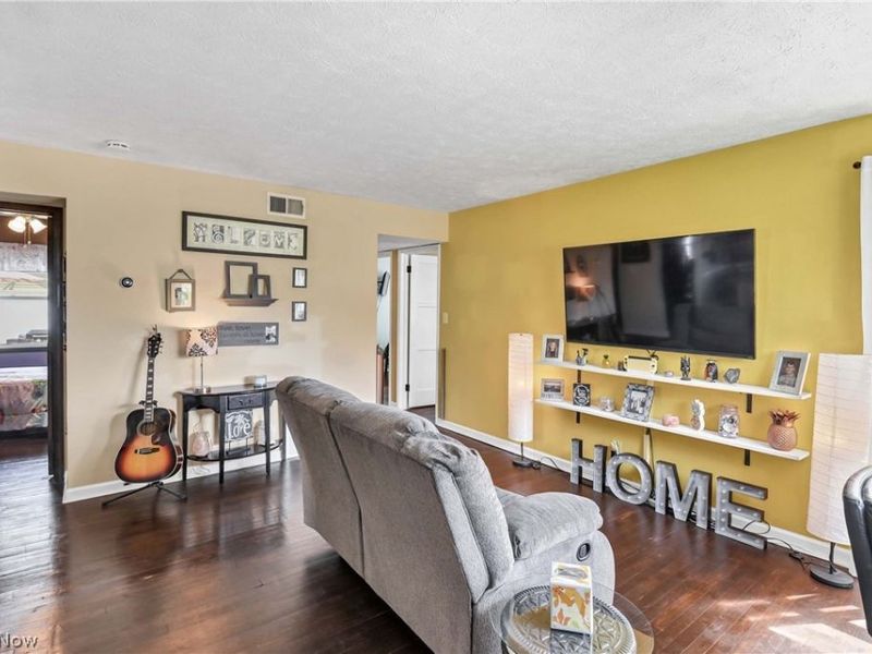 5627 Burns Road, North Olmsted, OH 44070 Photo 4